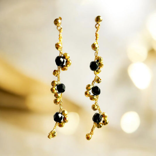 Boucles d’oreilles perles de verre demies fleurs or & noir