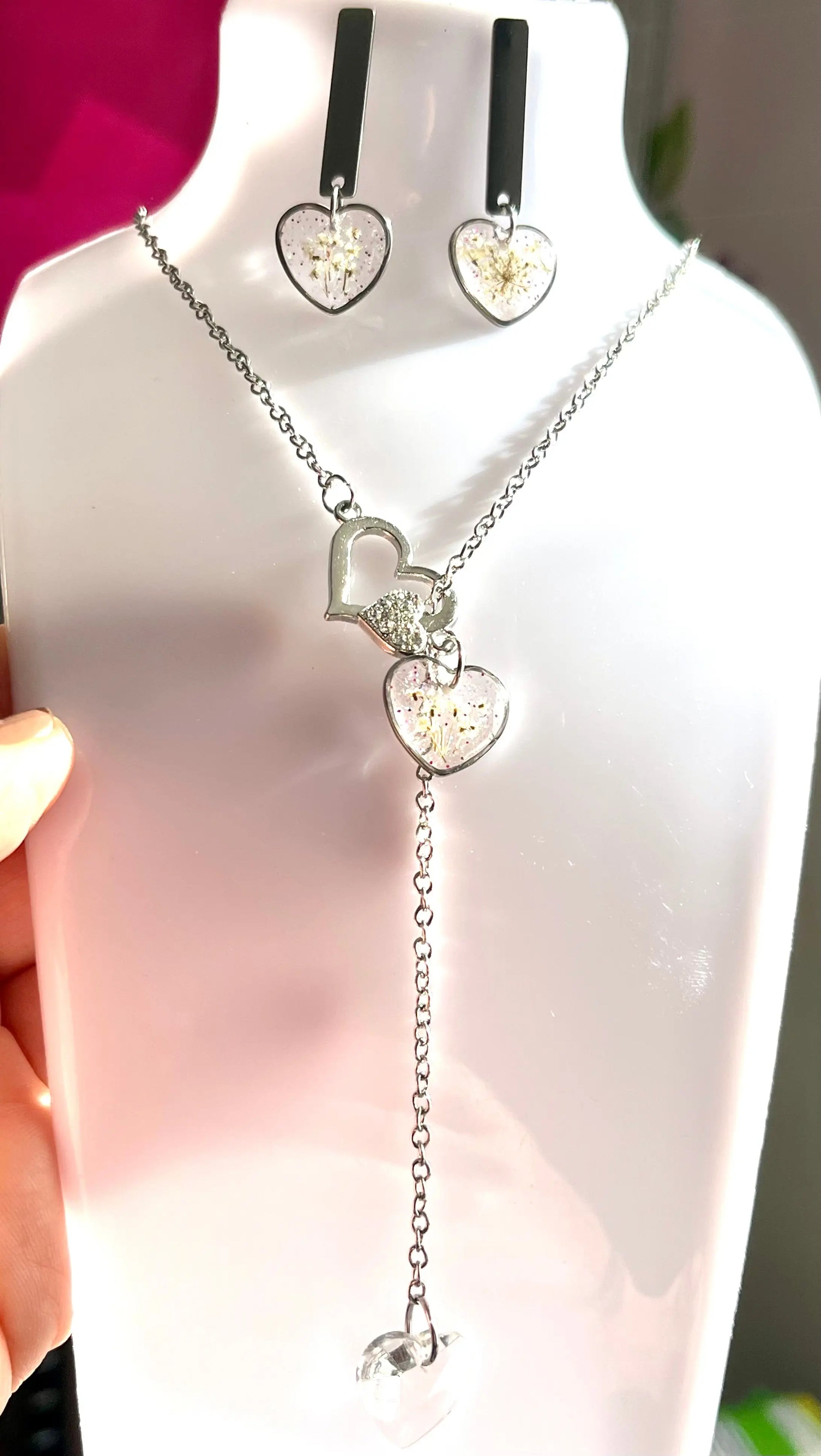 Parure de bijoux cœurs de fleurs de carotte sauvage & cristal Aux fleurs de Chloé