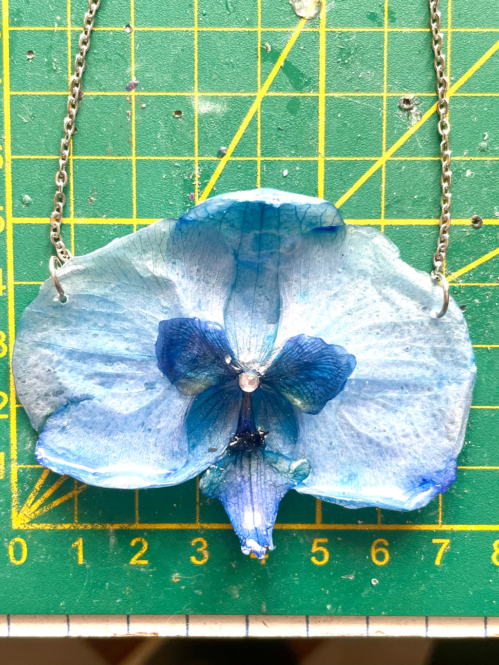 Collier Orchidée  Bleue - Aux fleurs de Chloé Collier Orchidée  Bleue Collier Collier