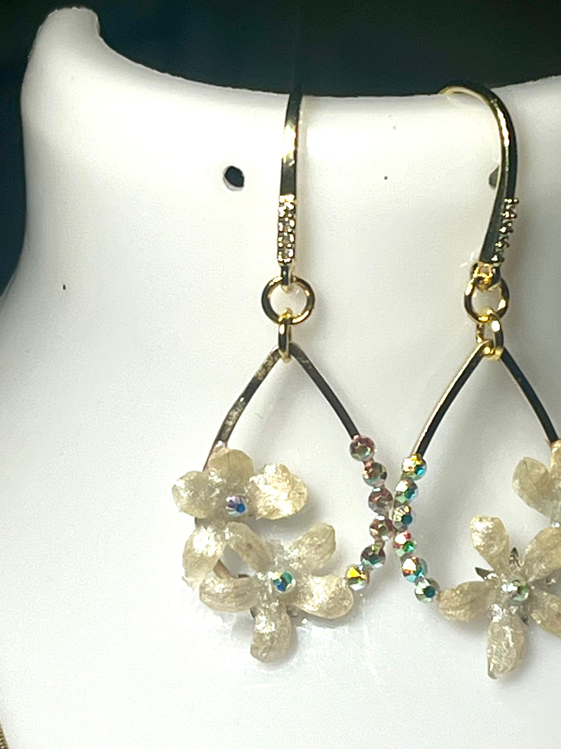 Parure de bijoux Seringat & strass - Aux fleurs de Chloé Parure de bijoux Seringat & strass Parure bijoux Parure bijoux