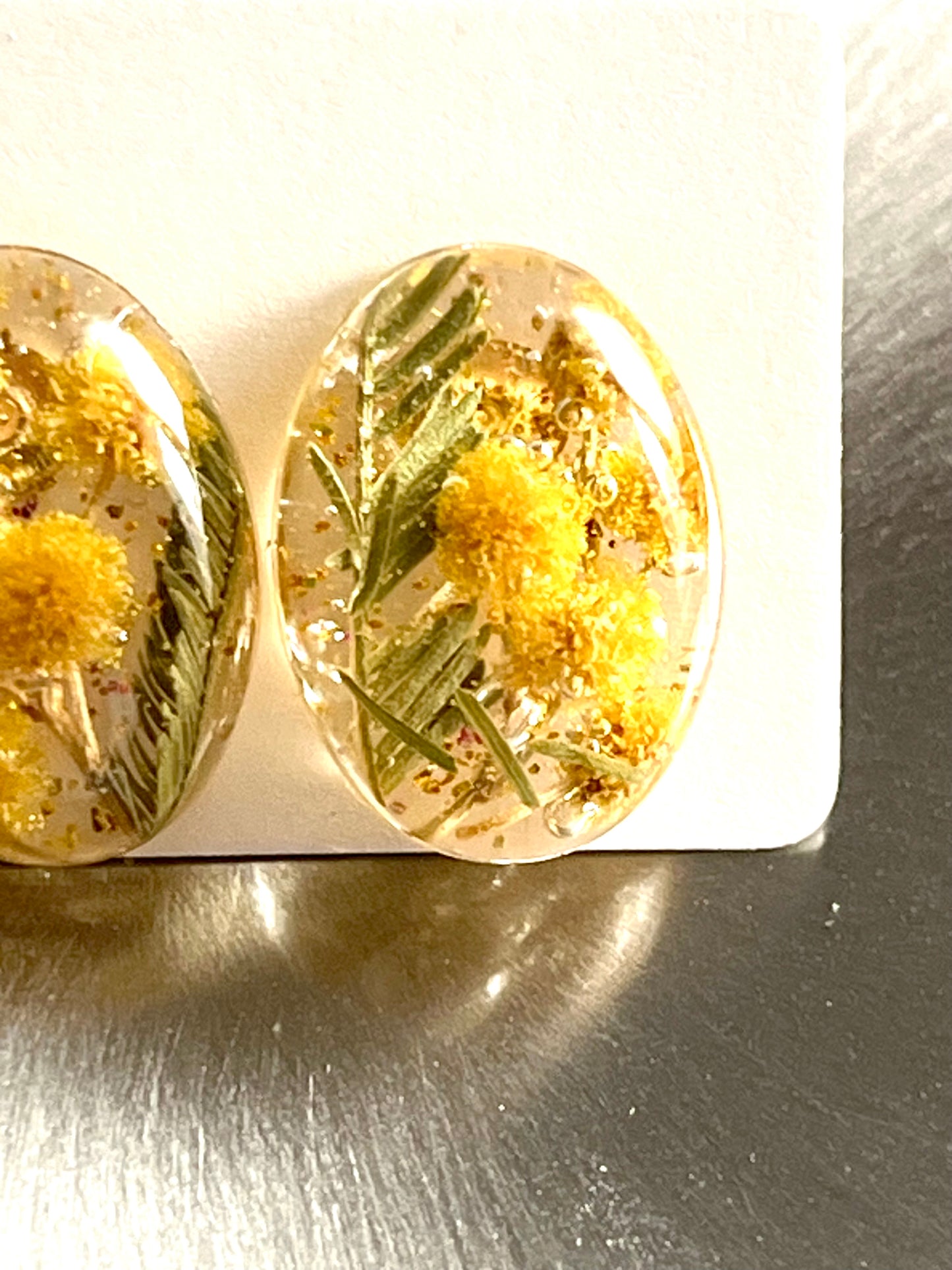 Boucles d’oreilles puces ovales de Mimosa