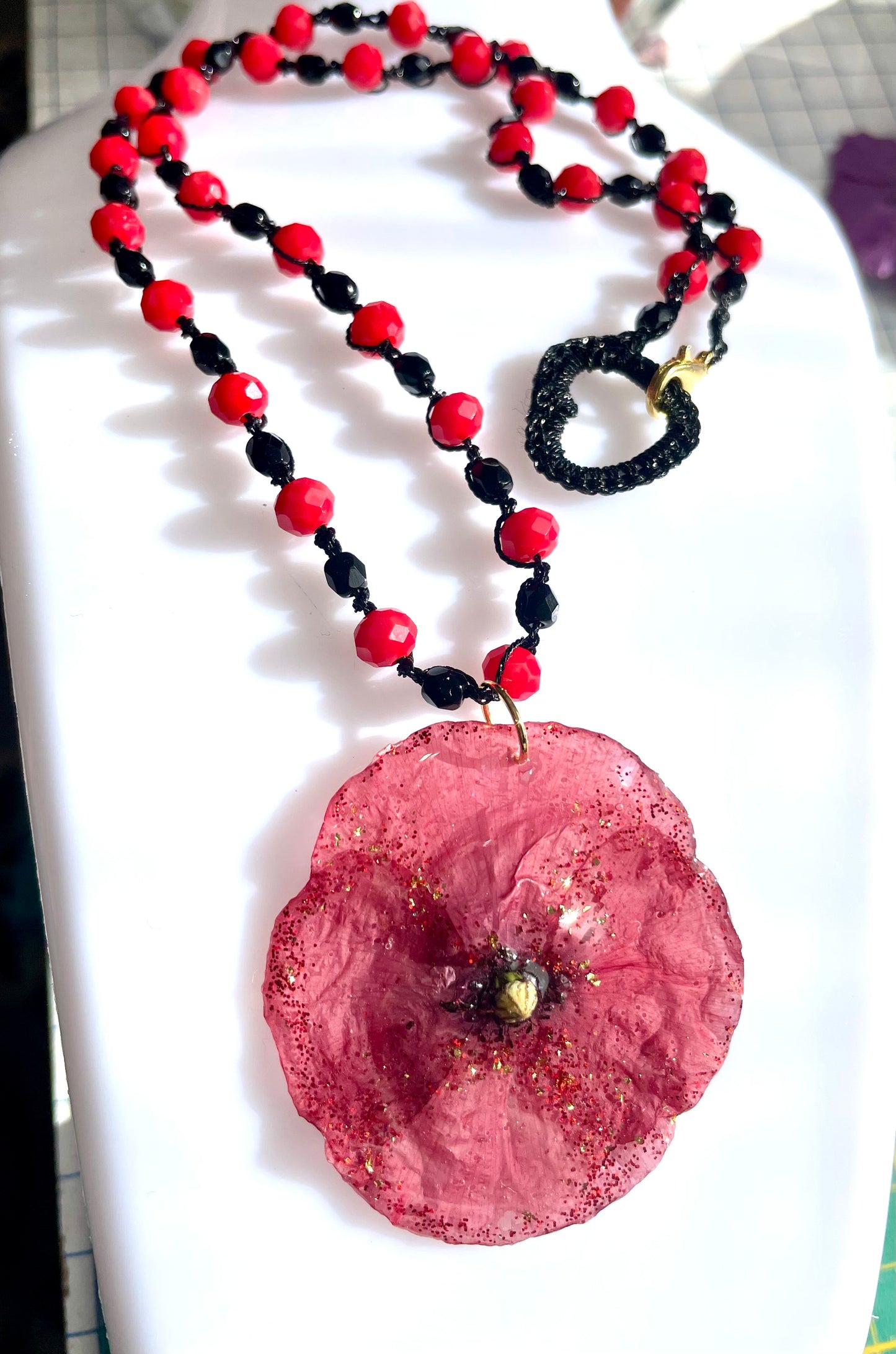 Collier Coquelicot & perles de verre