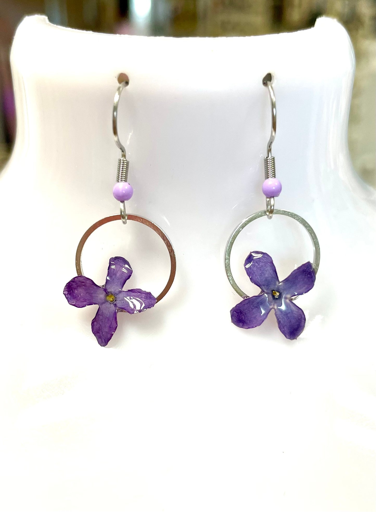 Boucles d’oreilles fleur simple lilas
