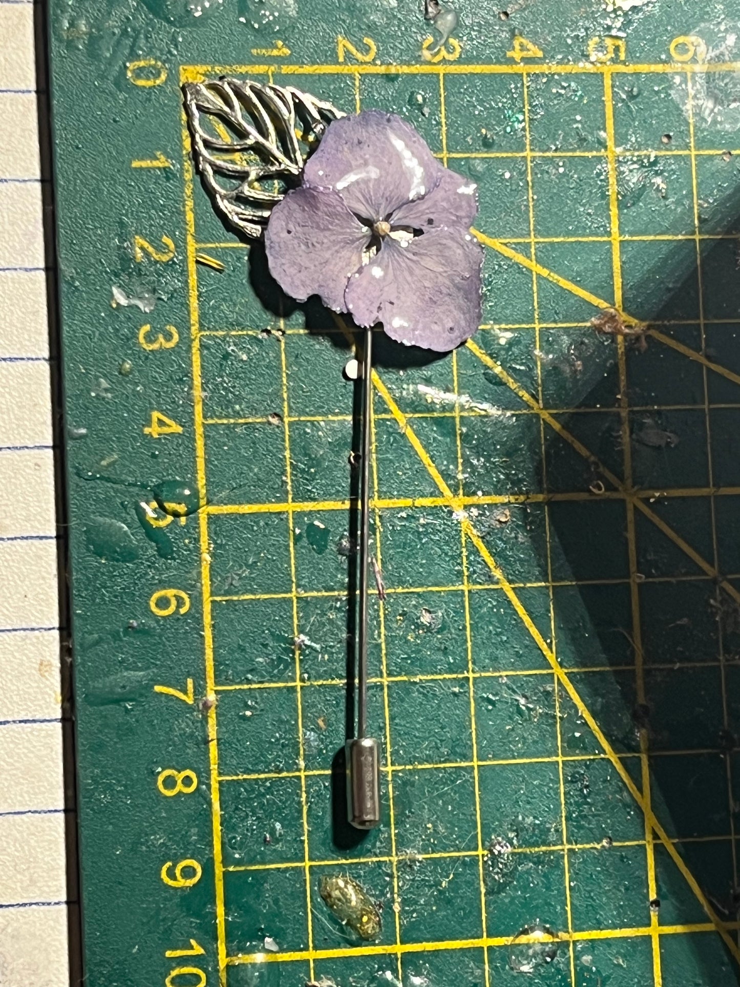 Épingle broche fleur hortensia bleu