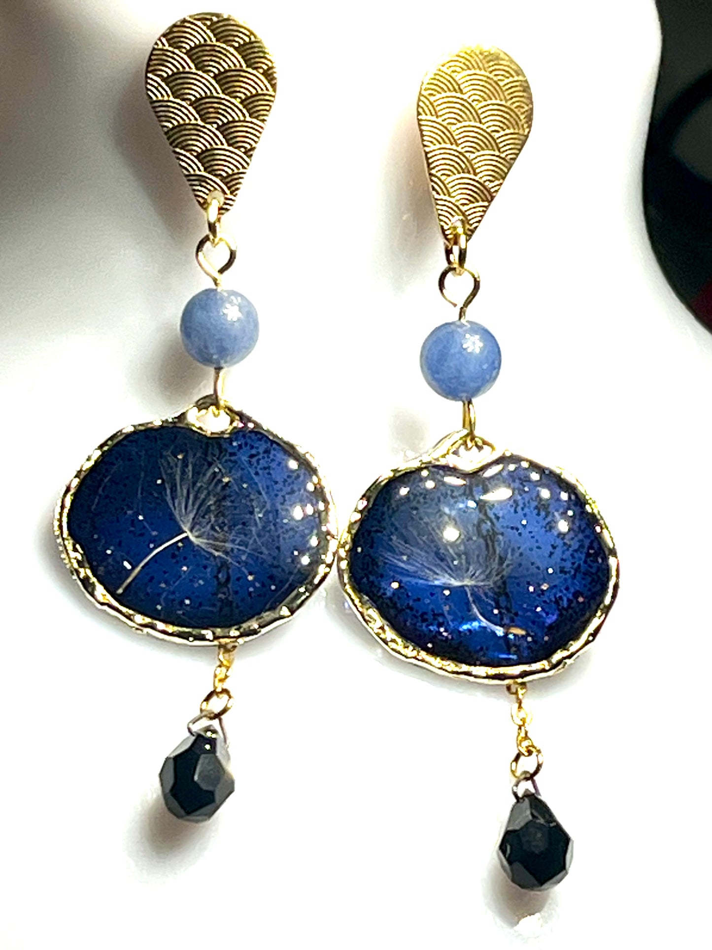 Boucles d’oreilles artisanales « Éclat de Pissenlit Bleu Nuit »