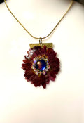 Collier Chrysanthème & strass «plumes» - Aux fleurs de Chloé Collier Chrysanthème & strass «plumes» Collier Collier