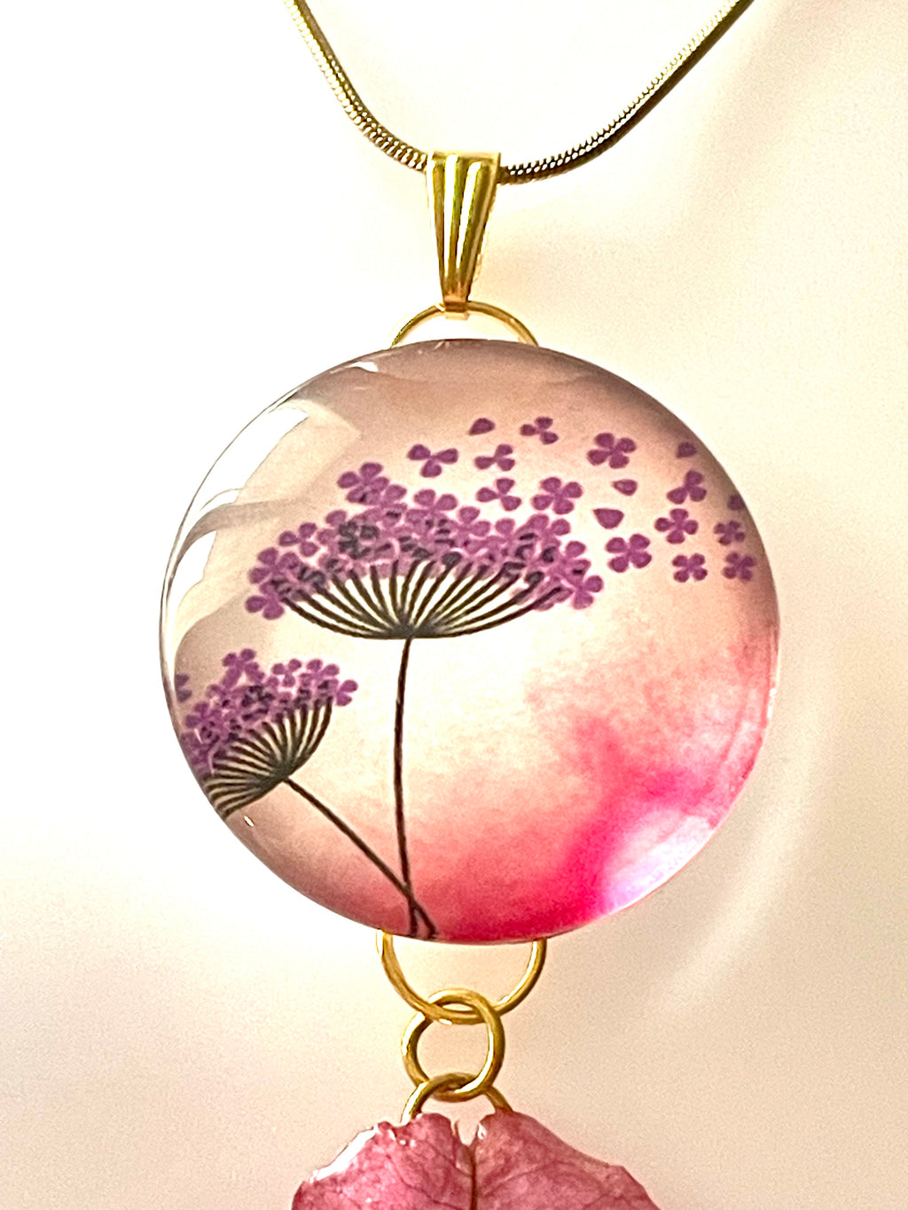 Collier feuille Bougainvillier & cabochon - Aux fleurs de Chloé Collier feuille Bougainvillier & cabochon Collier Collier