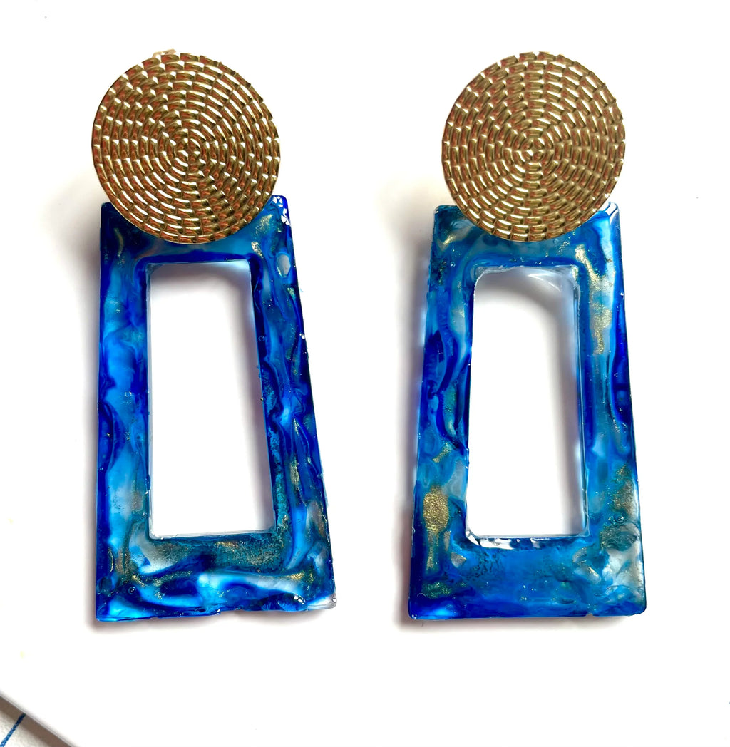 Boucles d’oreilles résine bleu doré - Aux fleurs de Chloé Boucles d’oreilles résine bleu doré Boucles d’oreilles Boucles d’oreilles