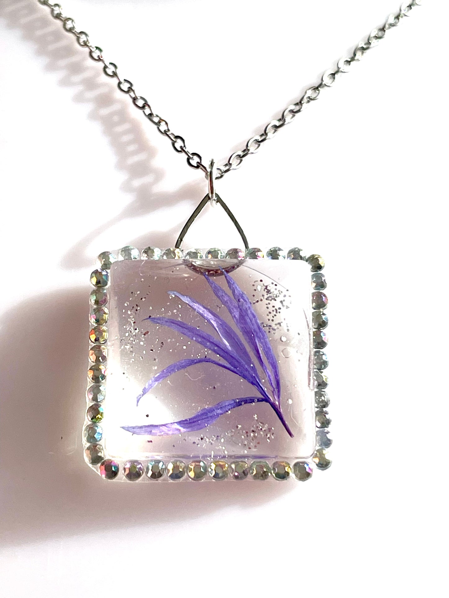 Collier pétale de Bleuet & strass