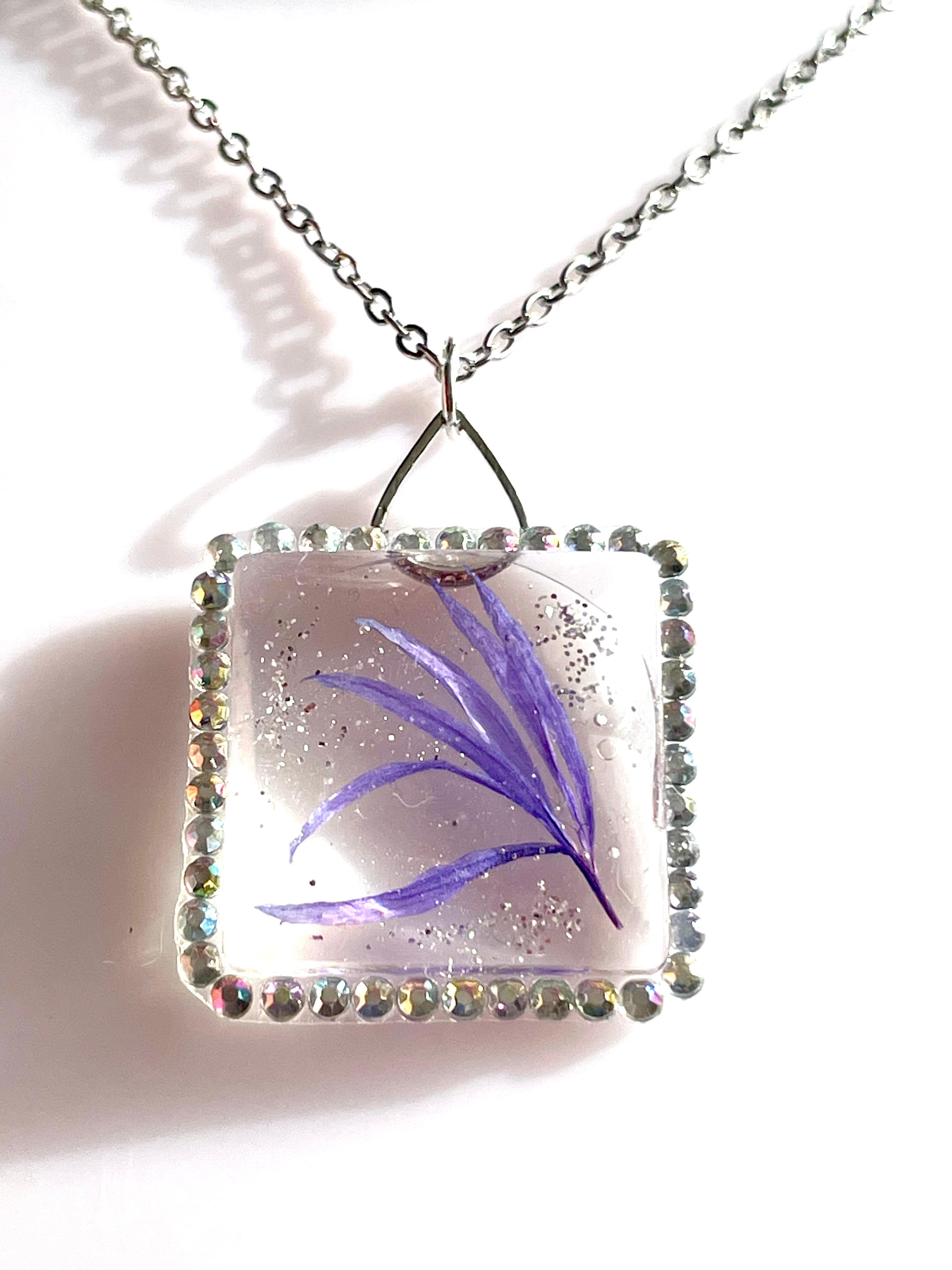 Collier pétale de Bleuet & strass - Aux fleurs de Chloé Collier pétale de Bleuet & strass Collier Collier