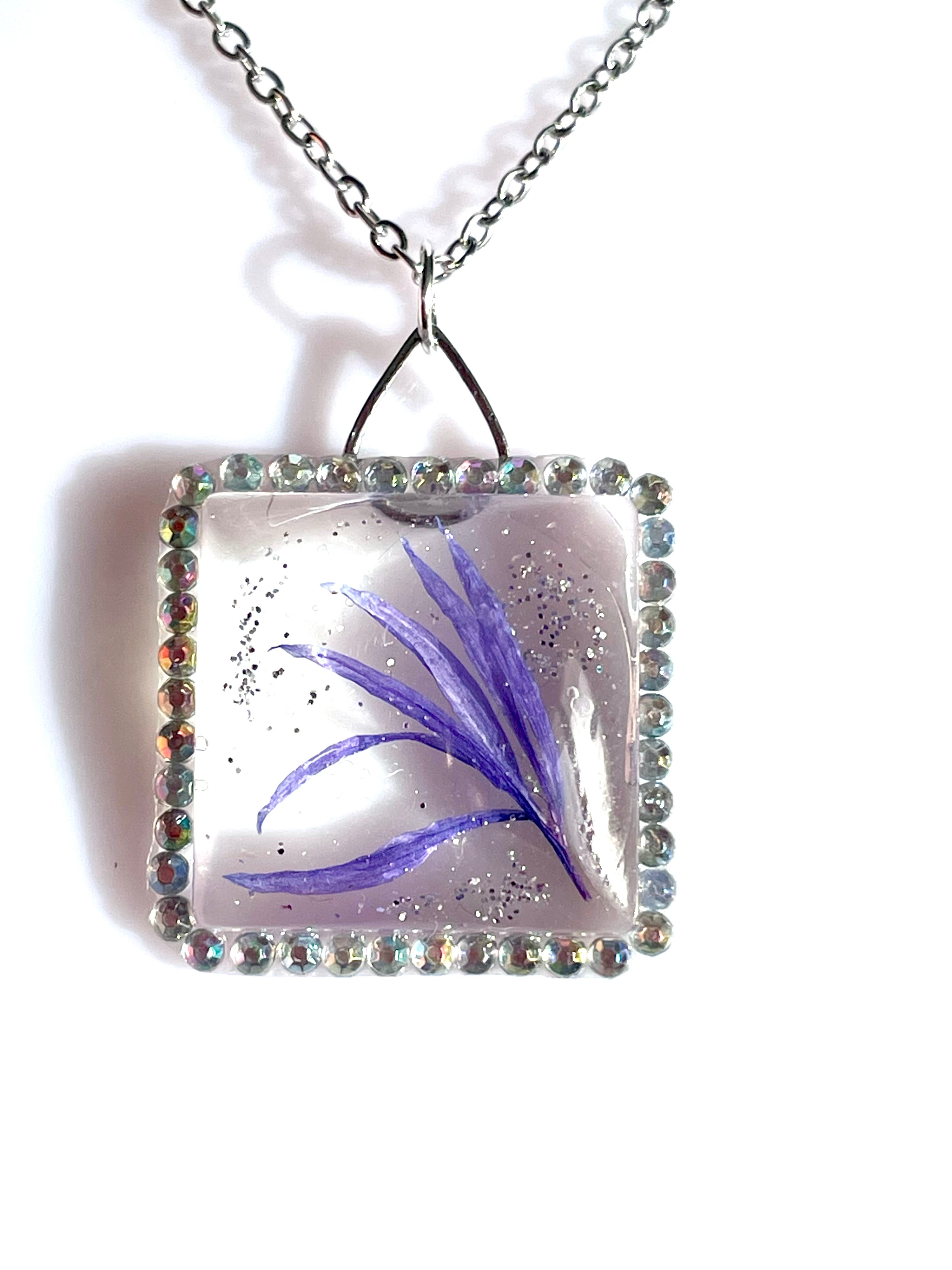 Collier pétale de Bleuet & strass - Aux fleurs de Chloé Collier pétale de Bleuet & strass Collier Collier