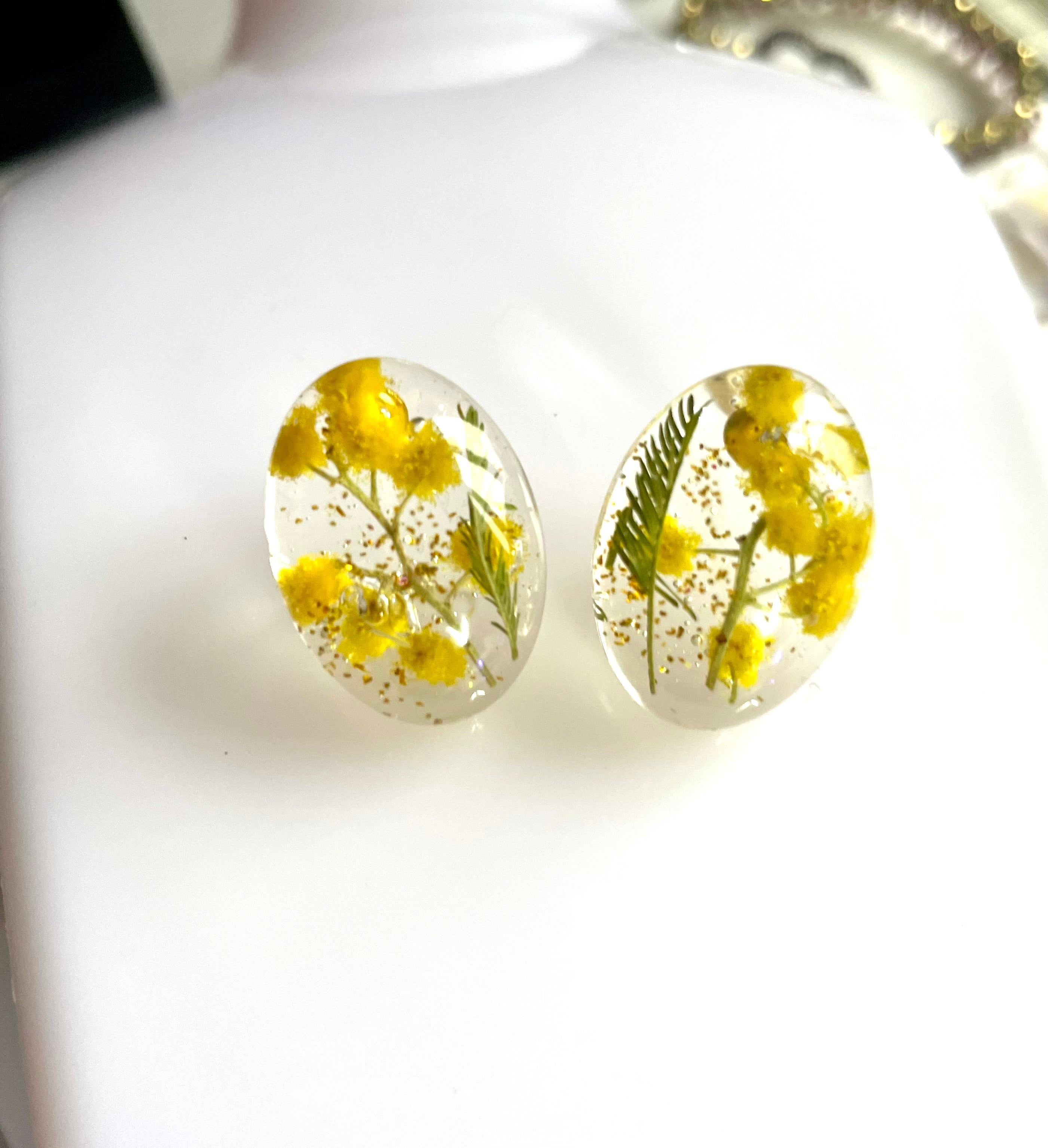Puces ovales Mimosa - Aux fleurs de Chloé Puces ovales Mimosa Boucles d’oreilles Boucles d’oreilles