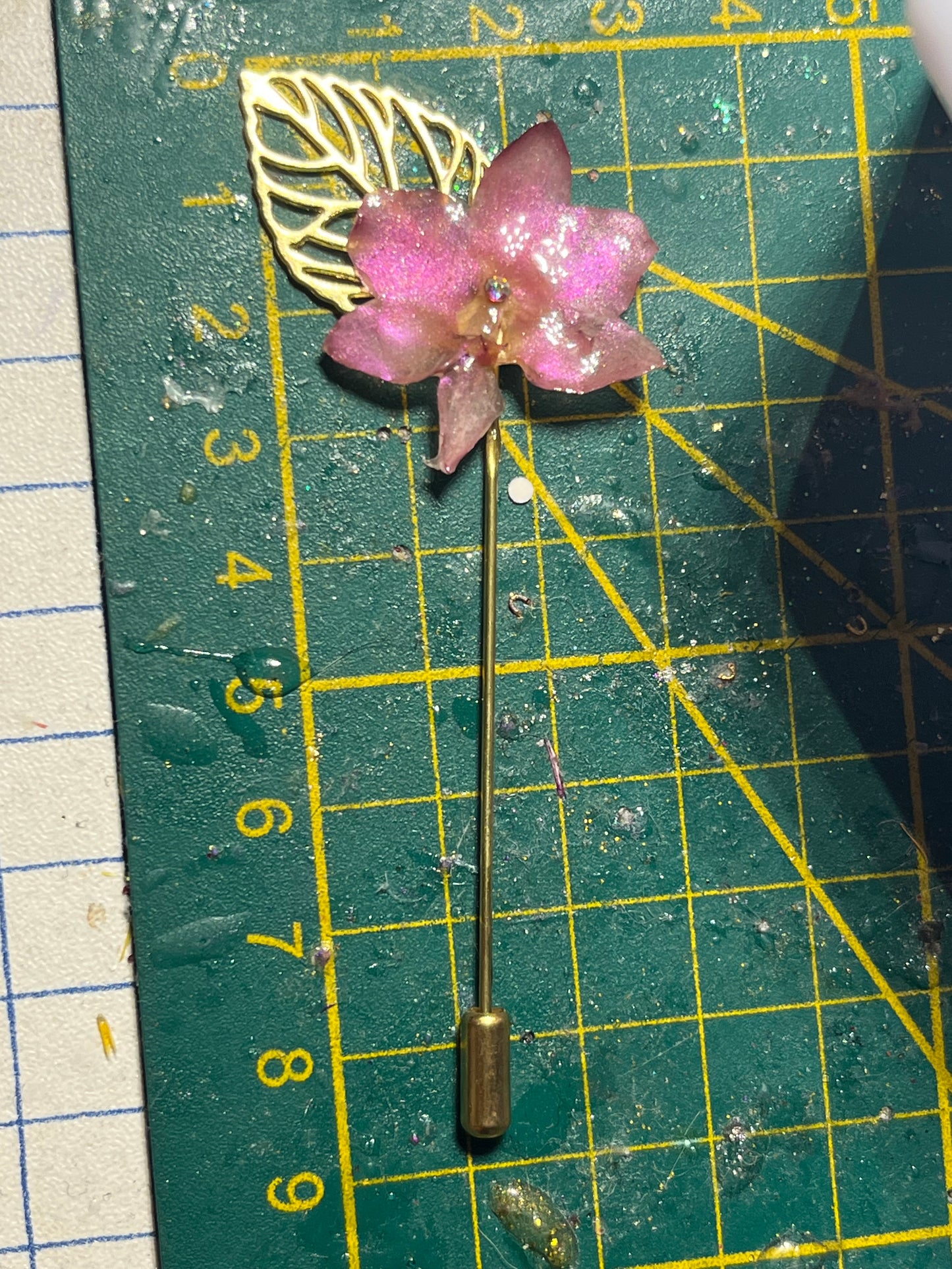 Épingle broche mini orchidée rose