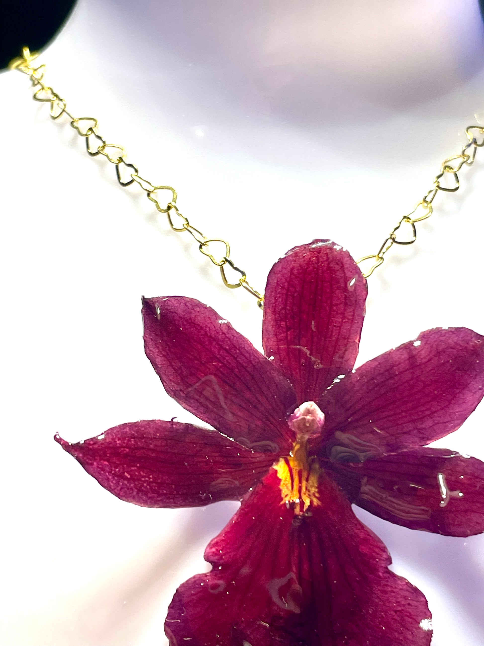 Collier petits cœurs  ajustable Orchidée Cambria - Aux fleurs de Chloé Collier petits cœurs  ajustable Orchidée Cambria Collier Collier
