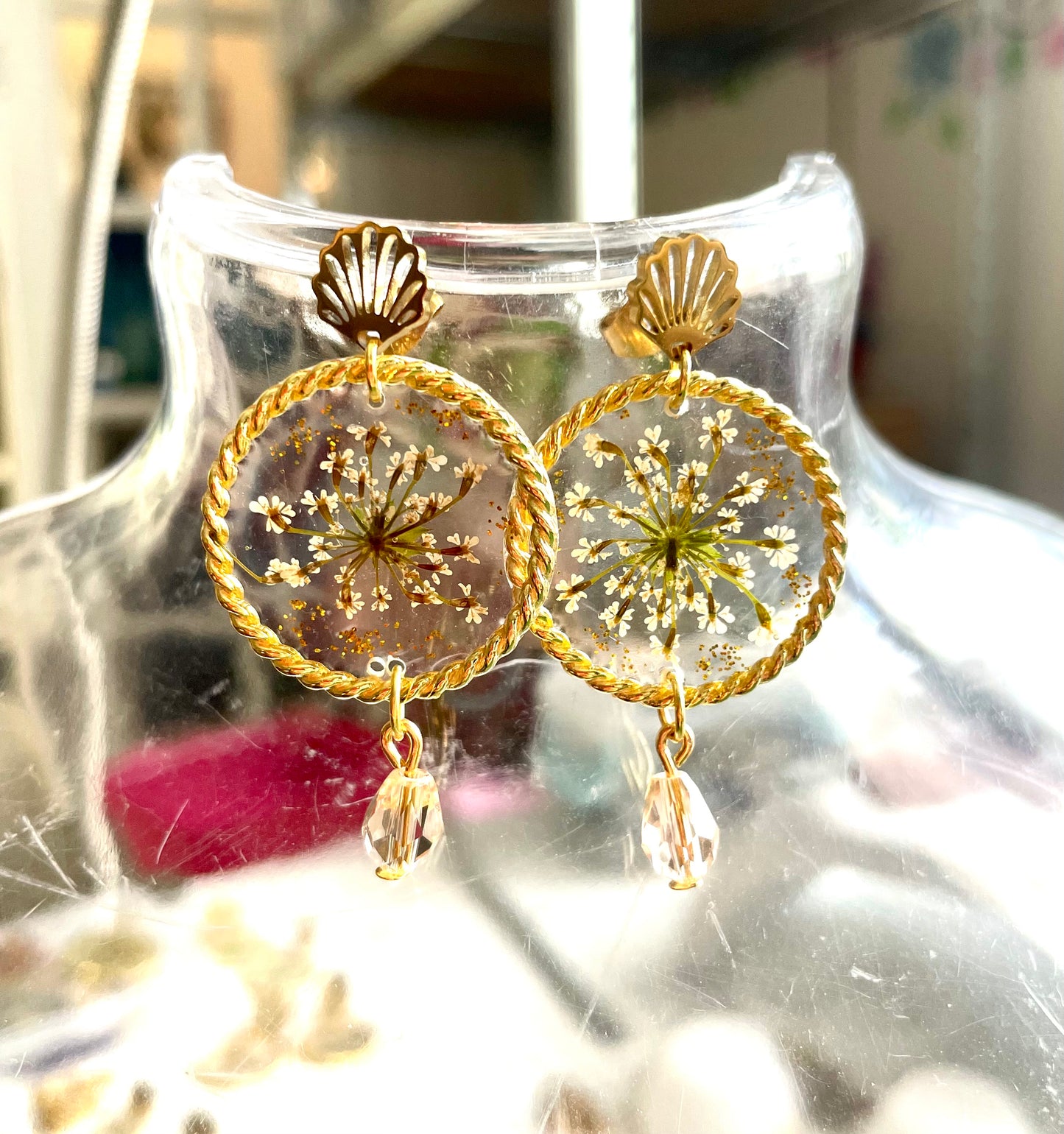 Boucles d’oreilles fleurs de carotte sauvage & perles de verre