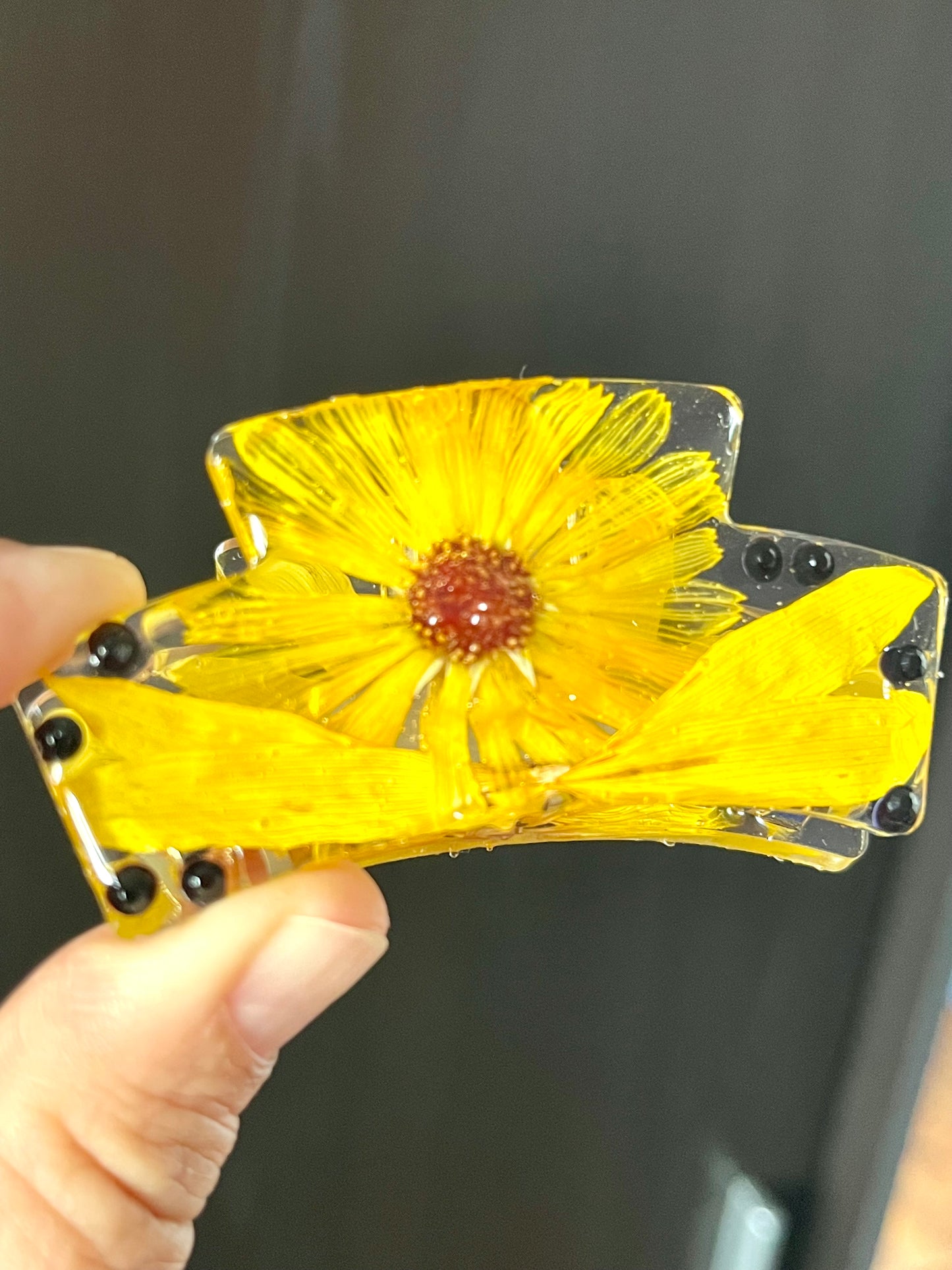 Pince à cheveux fleurs naturelles jaunes en résine artisanale
