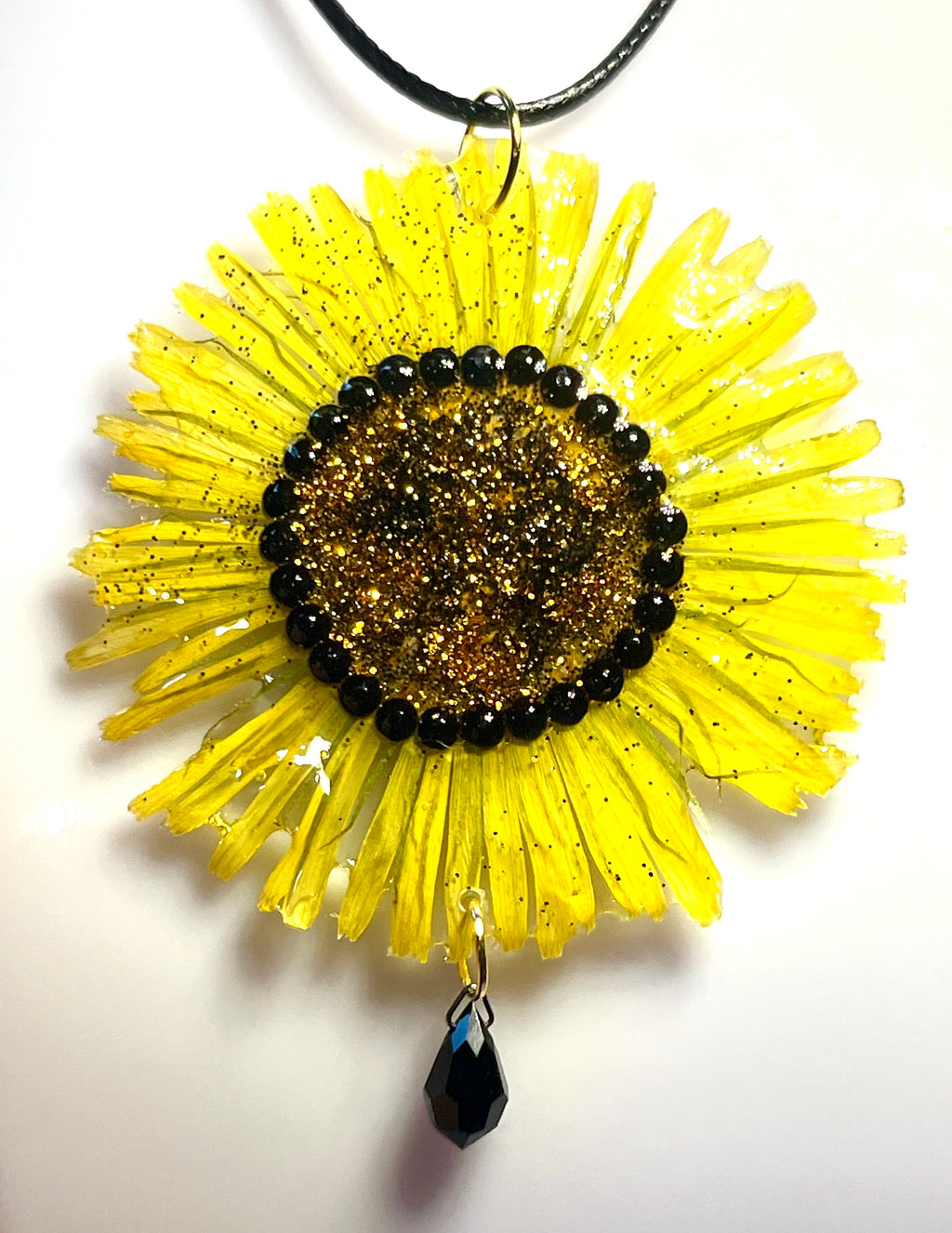 Collier Grande Marguerite en fleur naturelle résinée