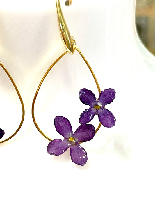 Boucles d’oreilles larmes dorées de Lilas
