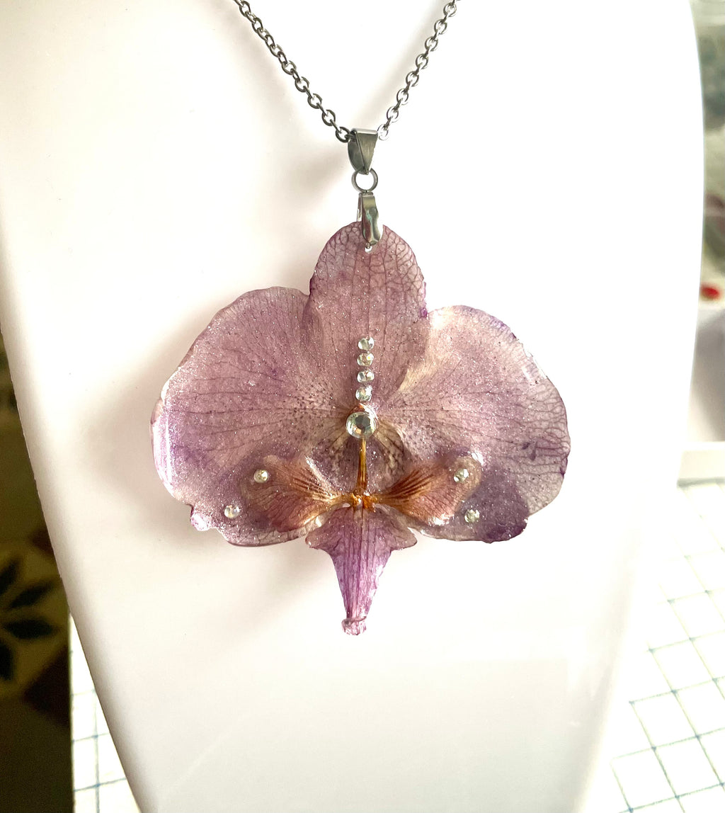 Collier Orchidée mauve Silviana - Aux fleurs de Chloé Collier Orchidée mauve Silviana Collier Collier
