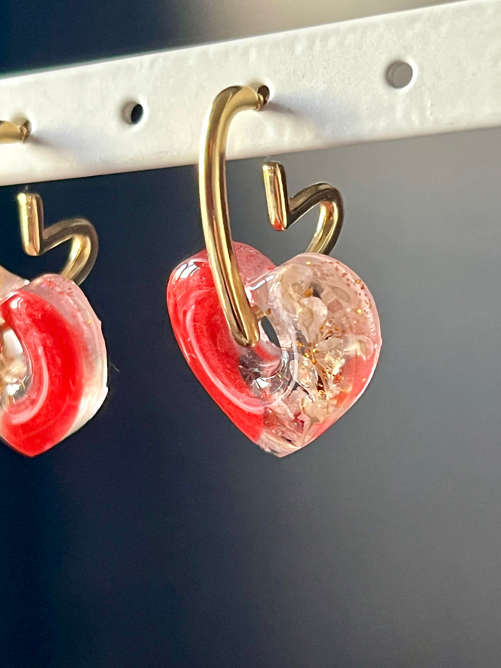 Boucles d’oreilles Pampilles Cœur de Renouée – Fleurs naturelles & résine
