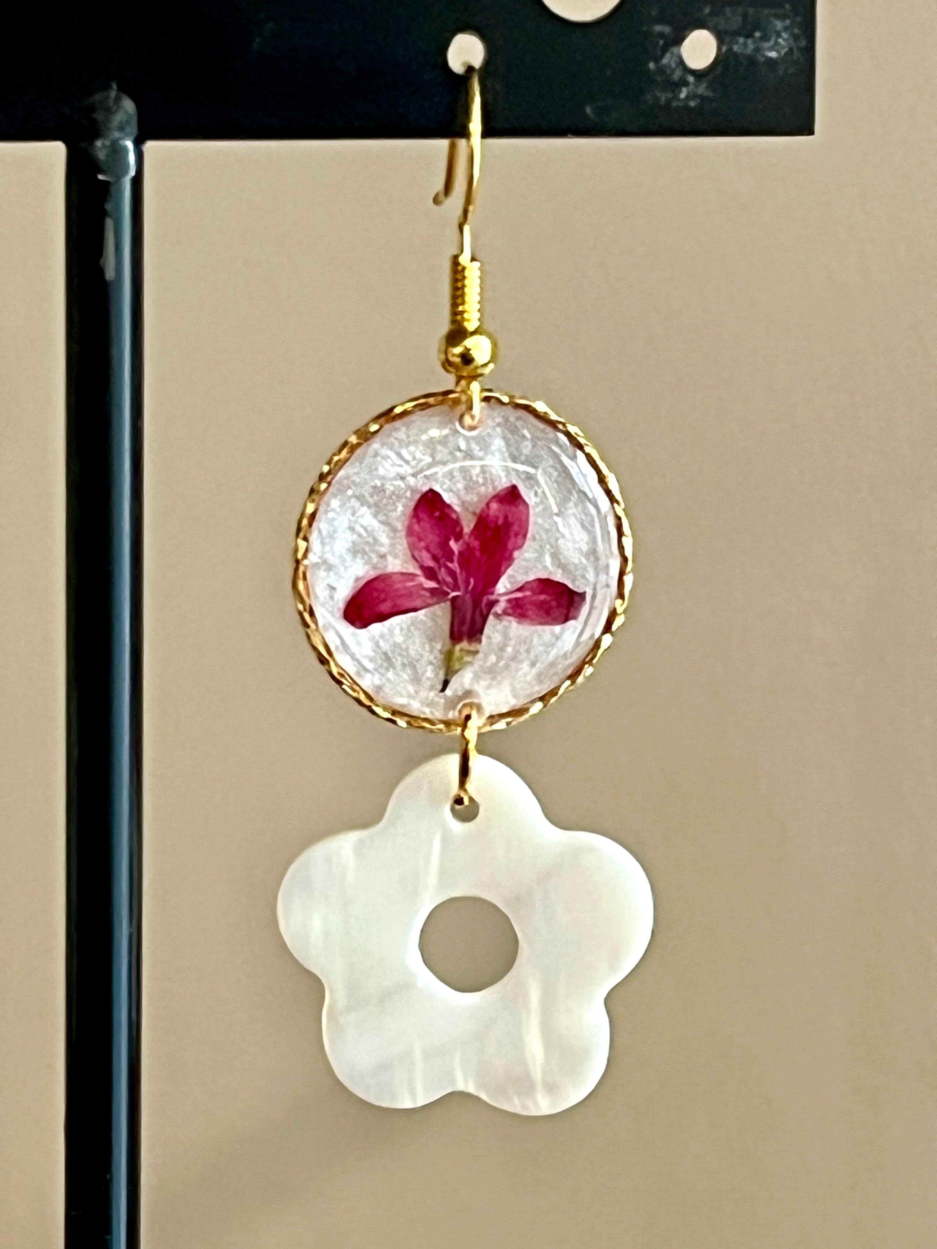 Mother-of-Pearl Flower Earrings – Bohemian Chic Style