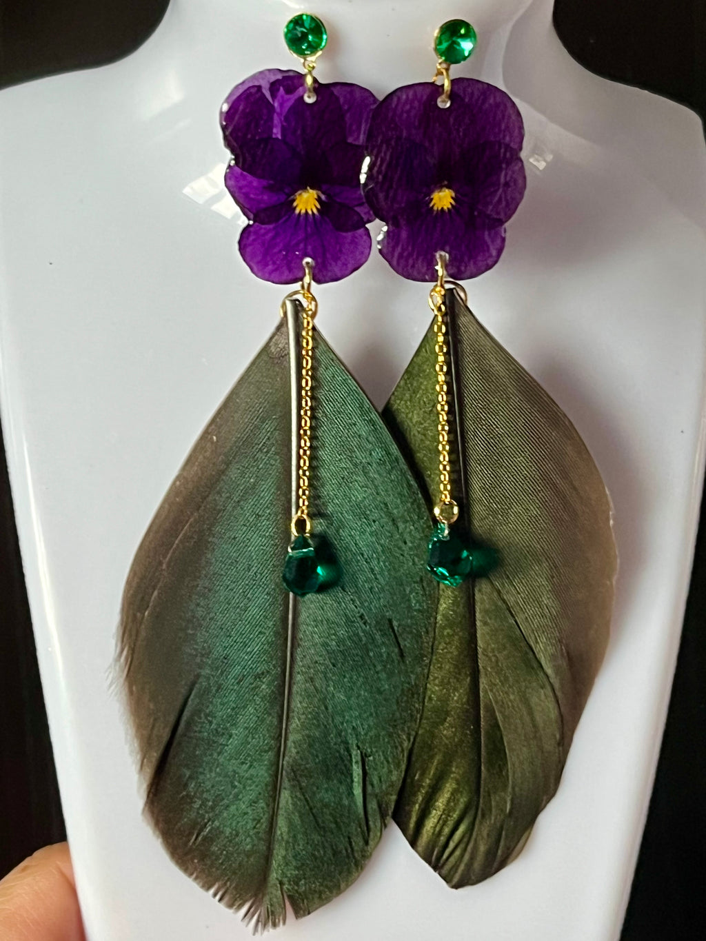 Boucles d’oreilles Pensées & plumes de paon 🦚