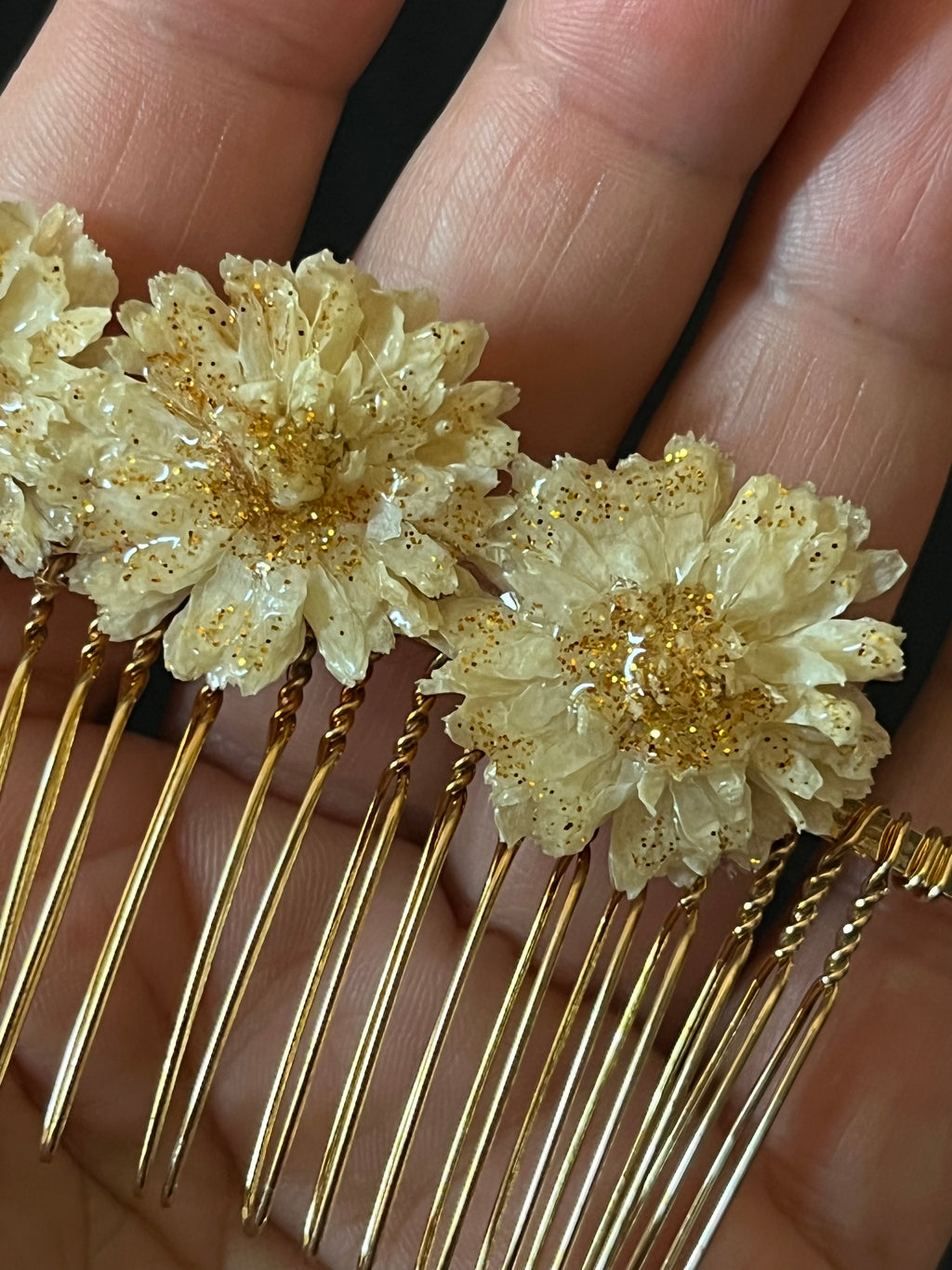 Peigne à cheveux en fleurs naturelles de chrysanthème