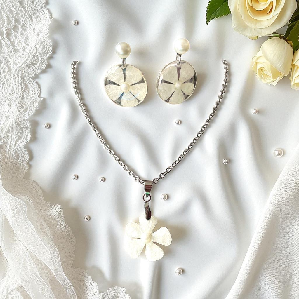 Parure minimaliste Phlox blanc - Aux fleurs de Chloé Parure minimaliste Phlox blanc Parure bijoux Parure bijoux