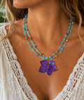 Collier hortensia violet réalisé au crochet – Fleur naturelle