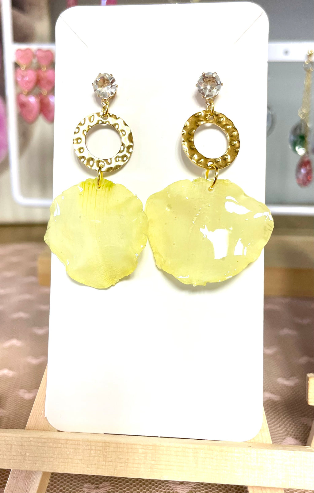 Boucles d’oreilles Pétales de Narcisse - Aux fleurs de Chloé Boucles d’oreilles Pétales de Narcisse Boucles d’oreilles Boucles d’oreilles