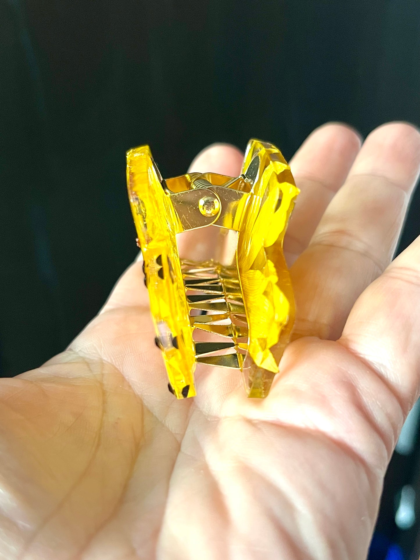 Pince à cheveux fleurs naturelles jaunes en résine artisanale