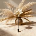 Épingle broche argentée mini orchidée blanche