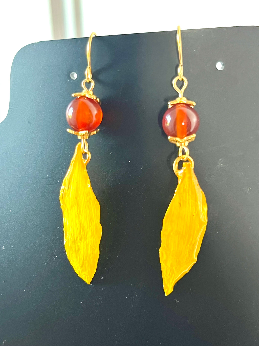 Ohrringe Sonnenblume & Karneol – Handgefertigter floraler Schmuck