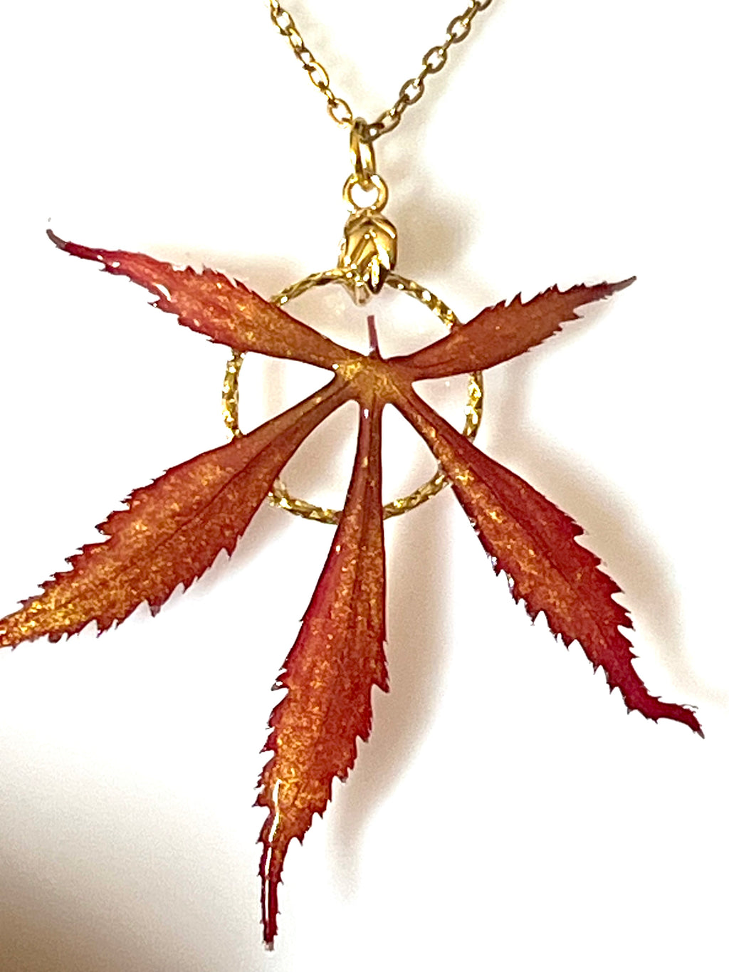 Parure Érable Rouge – Collier & Boucles d’oreilles en feuilles naturelles stabilisées