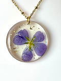 🌸 Collier Fleur de Lin Naturelle – Pendentif en résine