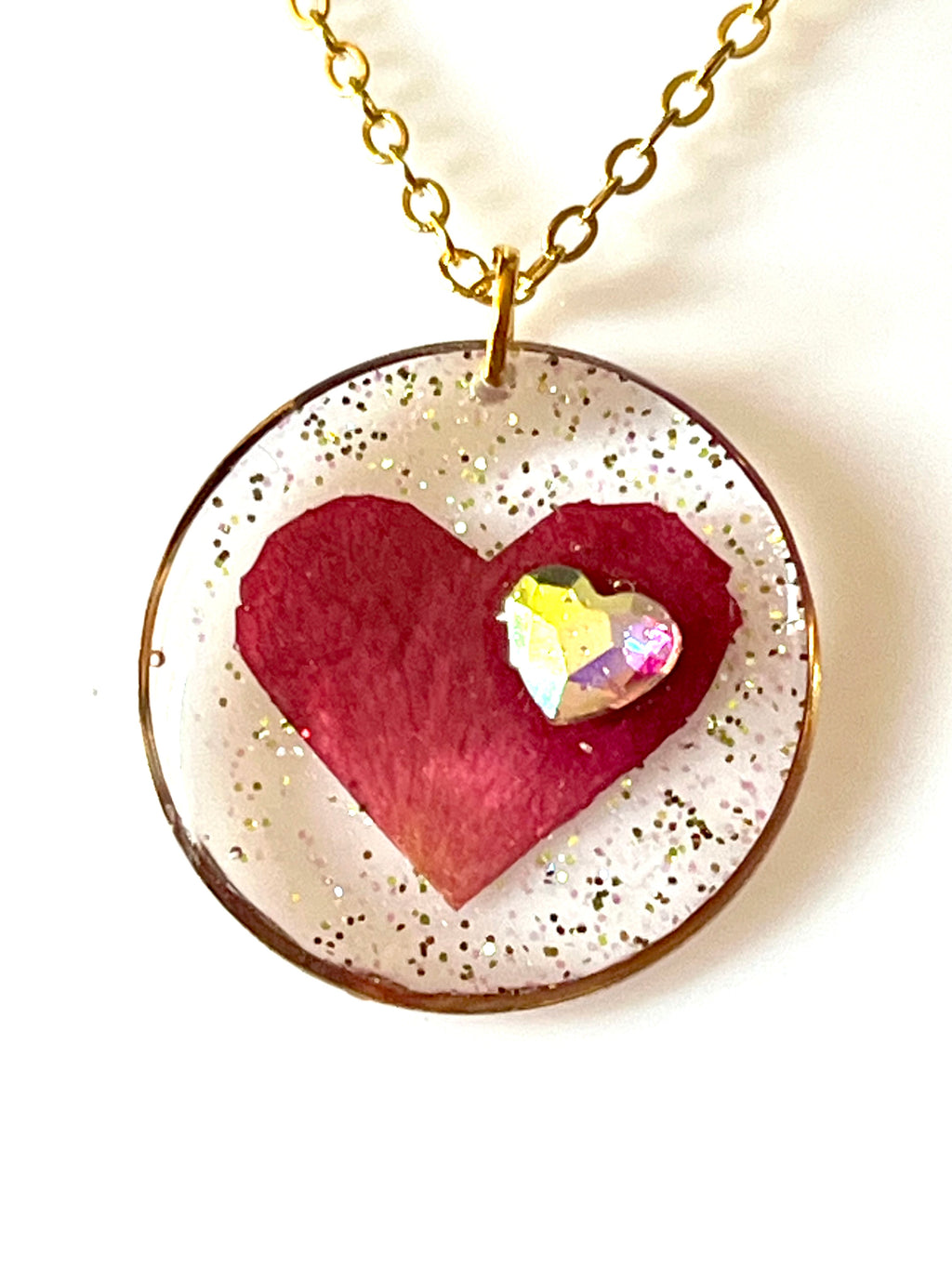 Collier Cœur en pétale de Camélia naturel – Résine & Cristal scintillant