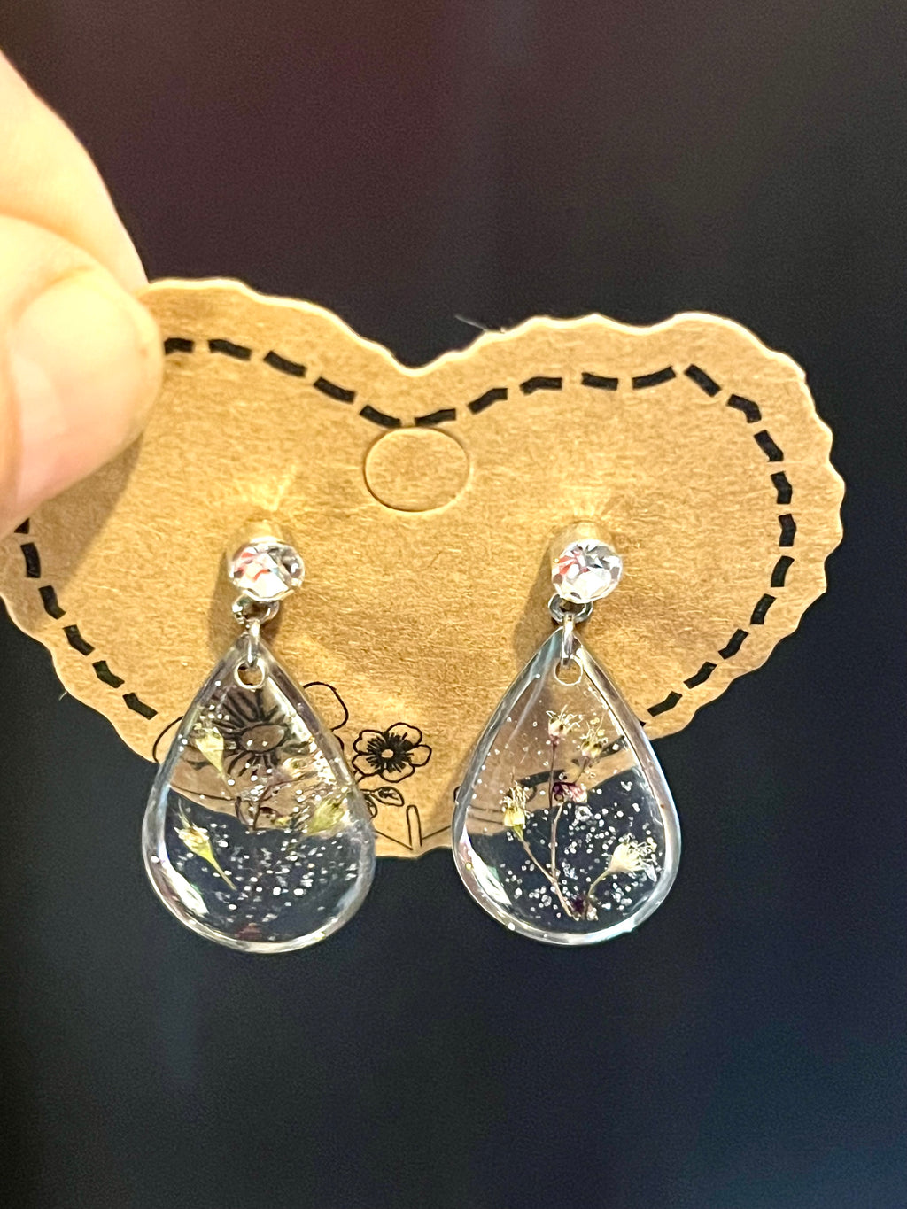 Boucles d’oreilles Larmes de Fleurs – Fleurs naturelles d’Heuchère