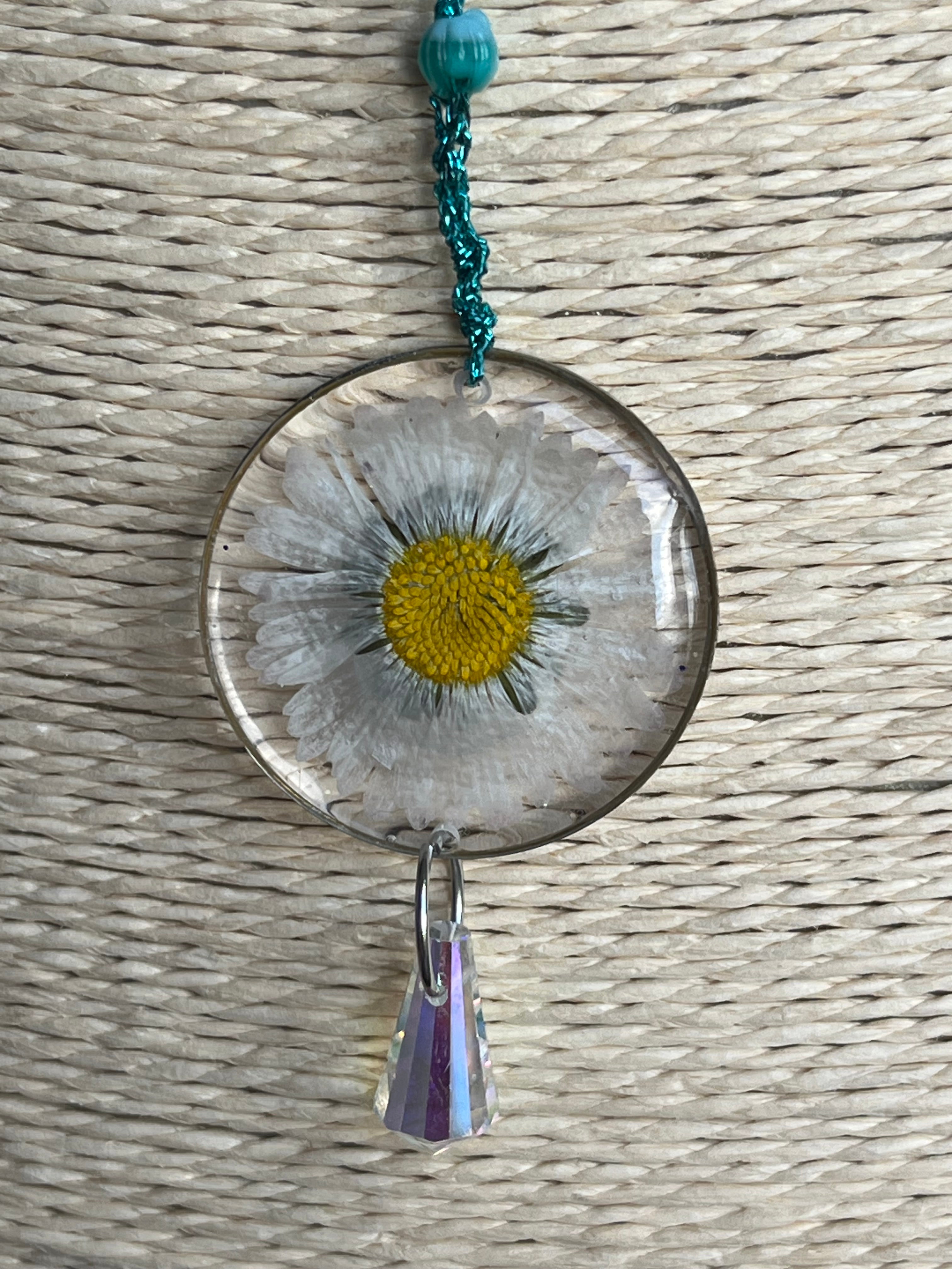 Collier sautoir Marguerite naturelle – Fleur véritable en résine