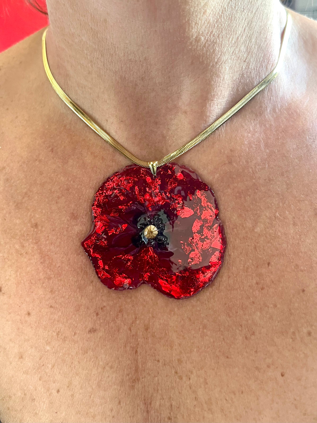 Éclat de Coquelicot – Collier en Fleur Naturelle Éternisée