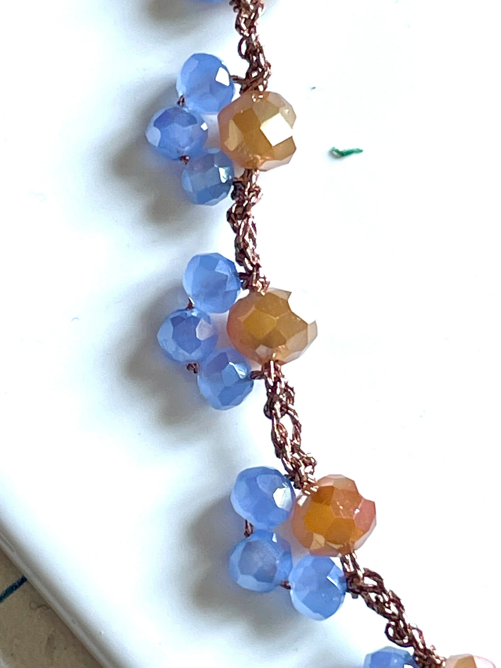 Collier de perles de verre tchèque demies fleurs - Aux fleurs de Chloé Collier de perles de verre tchèque demies fleurs Collier Collier