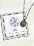 Médaillon fleur de Naissance Aster - septembre - Aux fleurs de Chloé Médaillon fleur de Naissance Aster - septembre Pendentif Pendentif