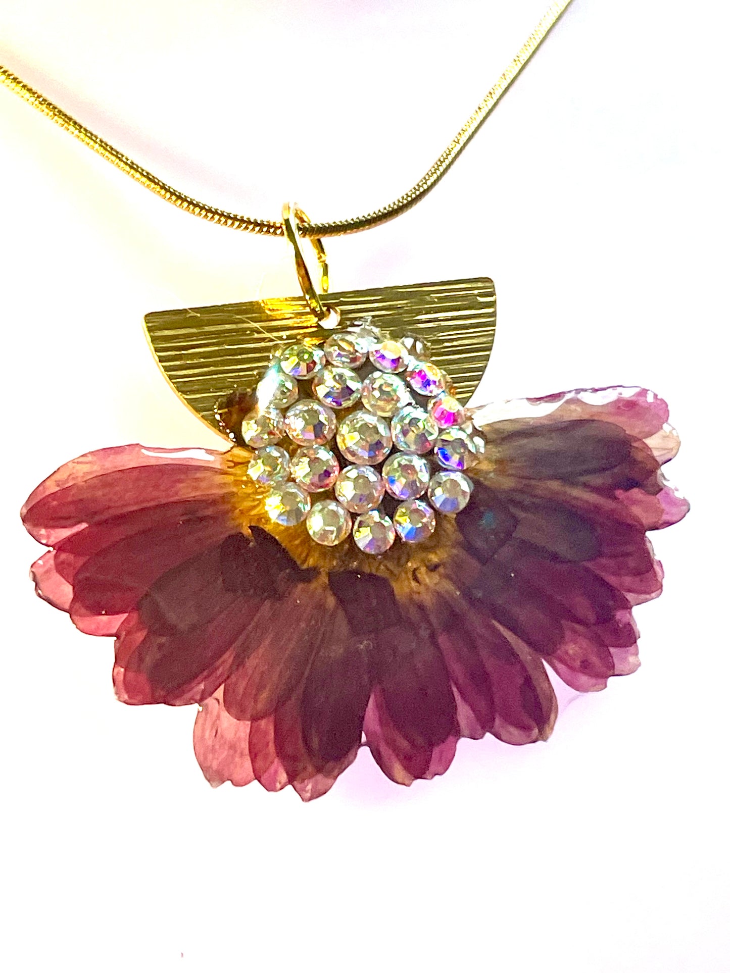 Collier Chrysanthème demie fleur «plumes» - Aux fleurs de Chloé Collier Chrysanthème demie fleur «plumes» Collier Collier
