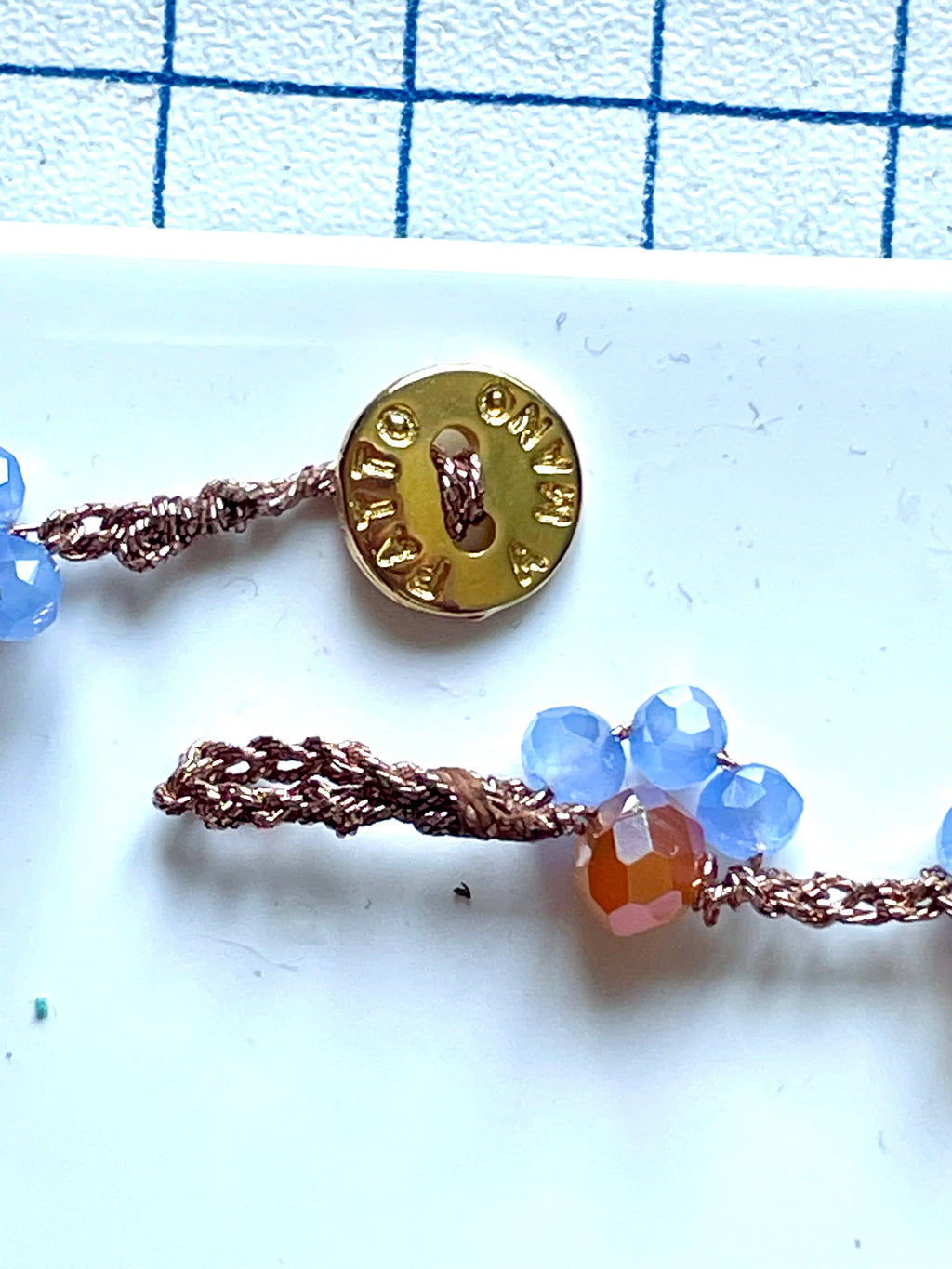 Collier de perles de verre tchèque demies fleurs - Aux fleurs de Chloé Collier de perles de verre tchèque demies fleurs Collier Collier