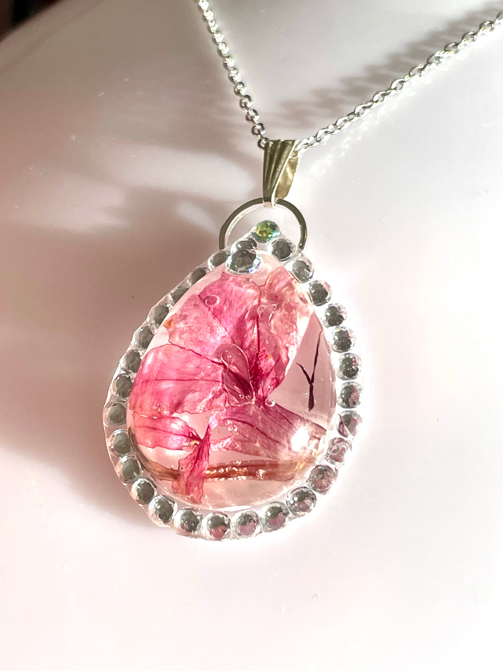 Collier larme Lobelia & strass - Aux fleurs de Chloé Collier larme Lobelia & strass Collier Collier