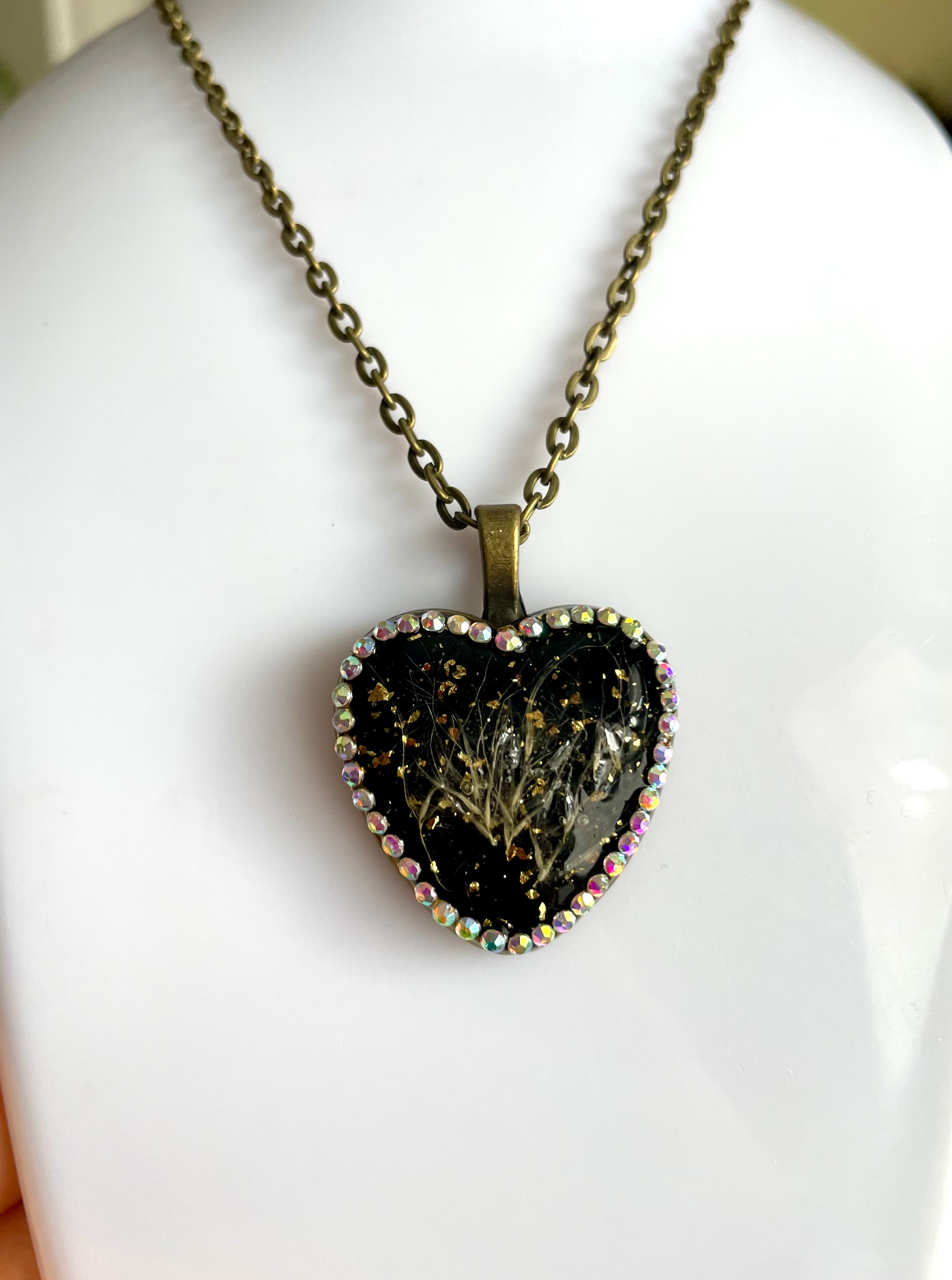 Collier cœur noir Pampa & strass - Aux fleurs de Chloé Collier cœur noir Pampa & strass Collier Collier