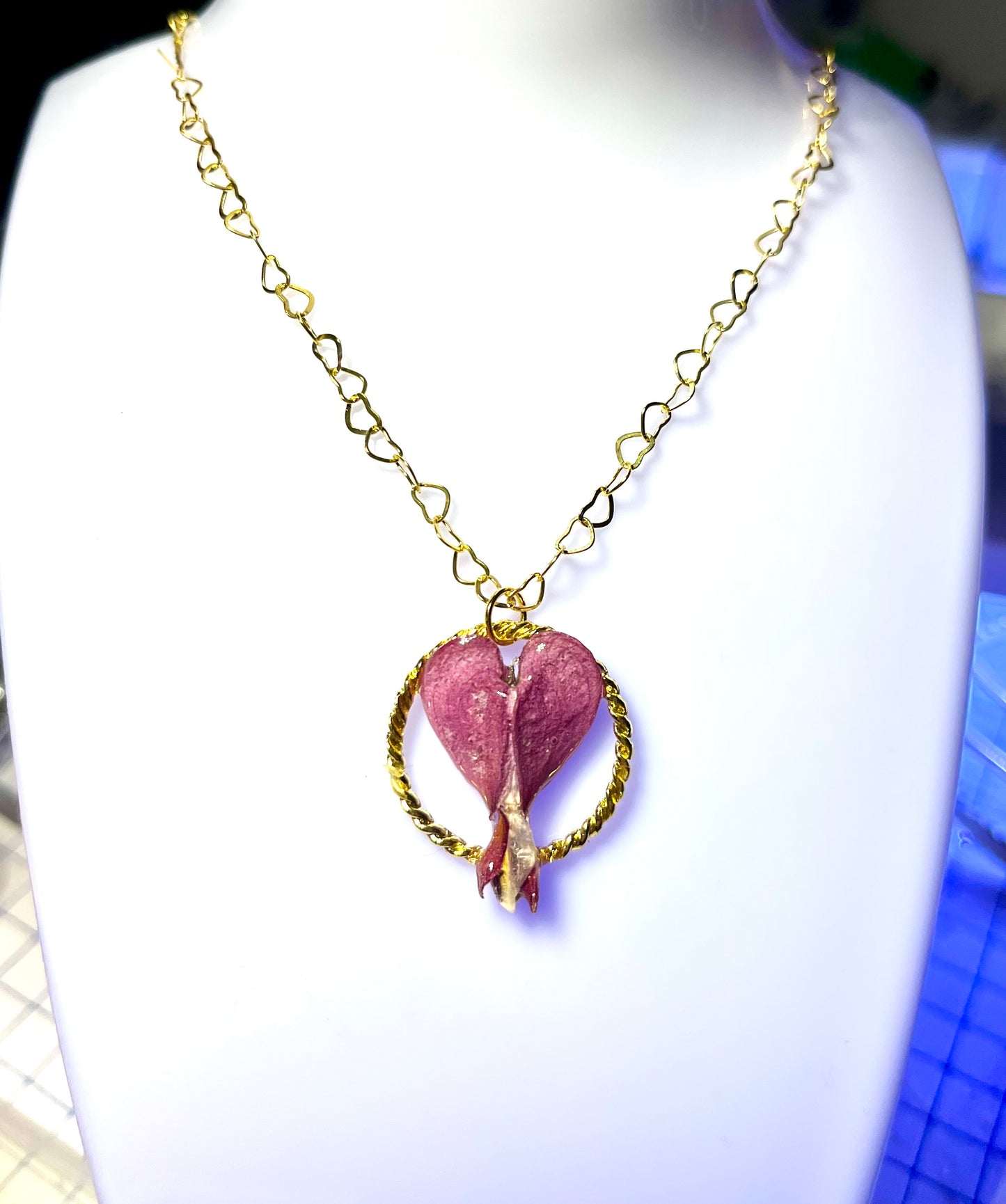 Collier fleur de Cœur de Marie chaînette cœurs