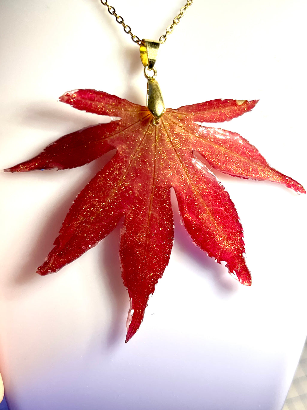 Collier feuille d’érable naturelle – Bijou artisanal d’automne