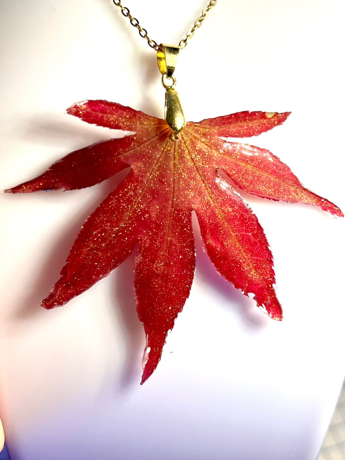 Collier feuille d’érable naturelle – Bijou artisanal d’automne