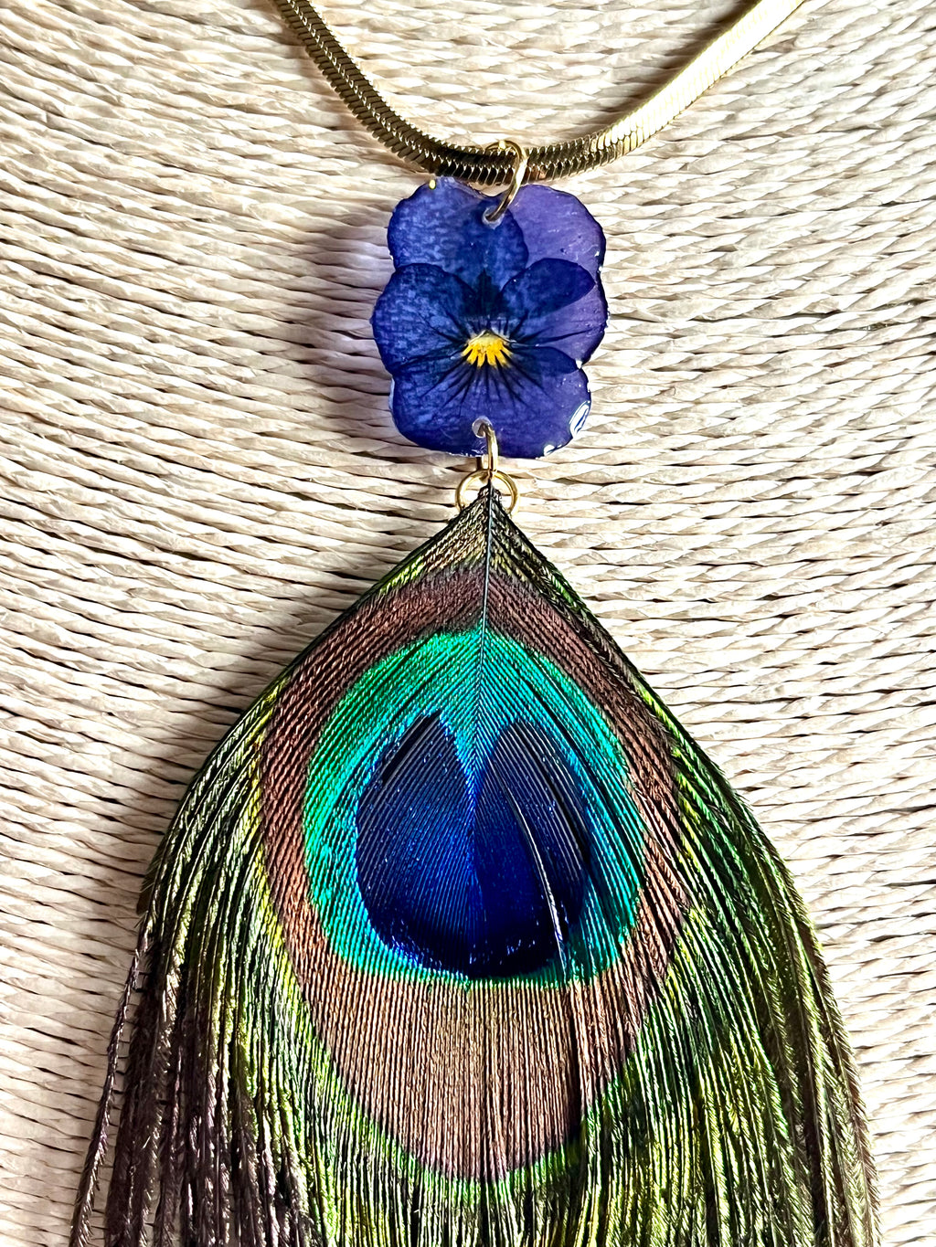 Collier Pensée & plume de Paon 🦚