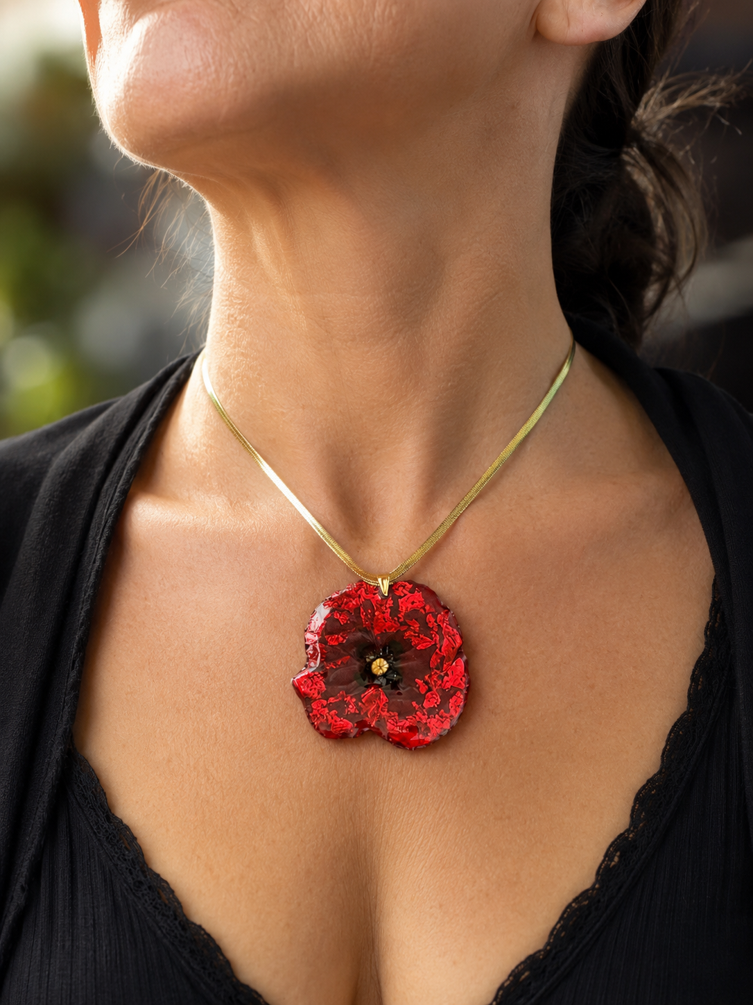 Éclat de Coquelicot – Collier en Fleur Naturelle Éternisée